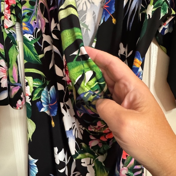 Tommy Bahama Black Floral Dress. - Picture 4 of 5